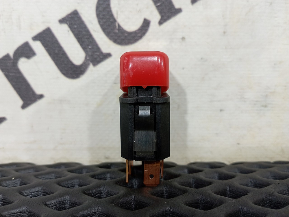 Кнопка аварийной сигнализации