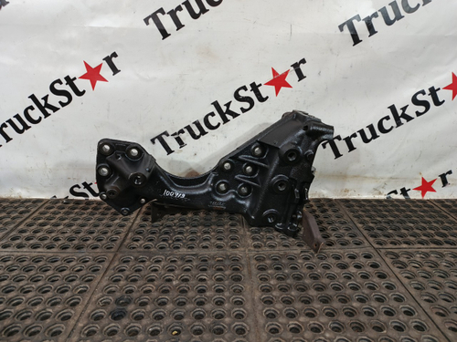 Кронштейн переднего бампера левый