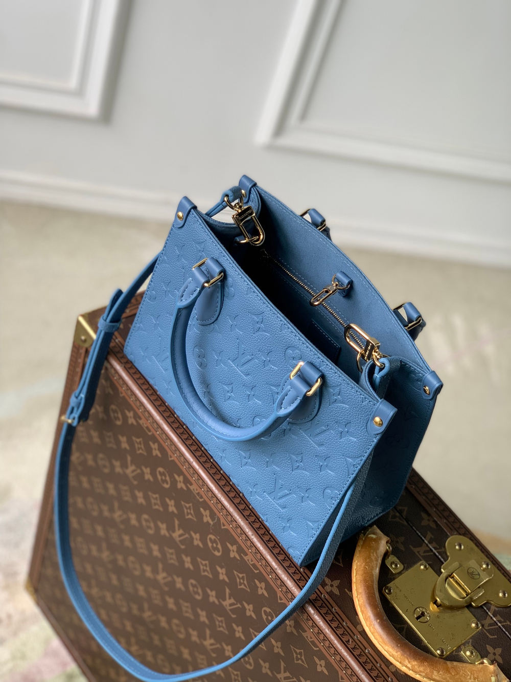 Louis Vuitton Onthego PM