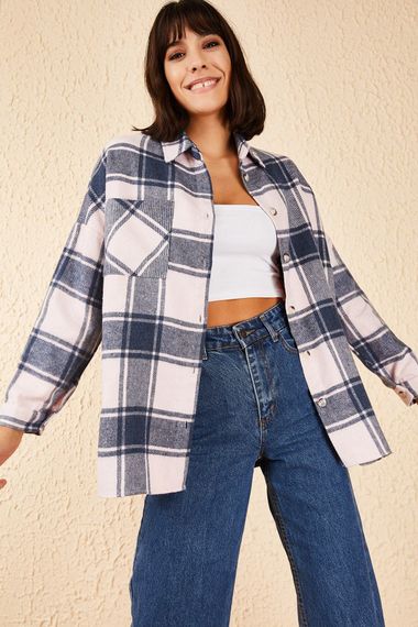 Qadın üçün böyük cibli, damalı boz köynək 10181032