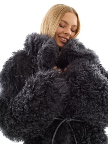 Графитовая шуба из овчины калган