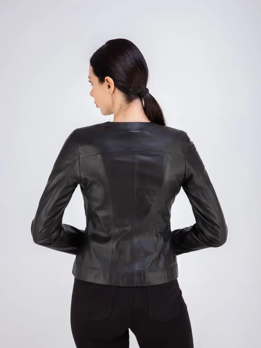 Кожаная куртка демисезонная на молнии