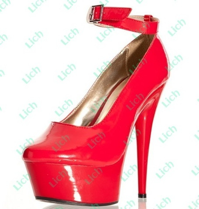 Лакированные туфли с ремешком