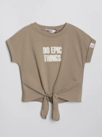 Бежевый костюм для девочки на лето в горошек