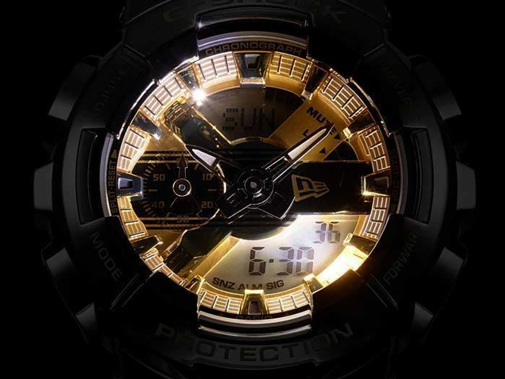Японские наручные часы Casio G-SHOCK GM-110NE-1AER с хронографом