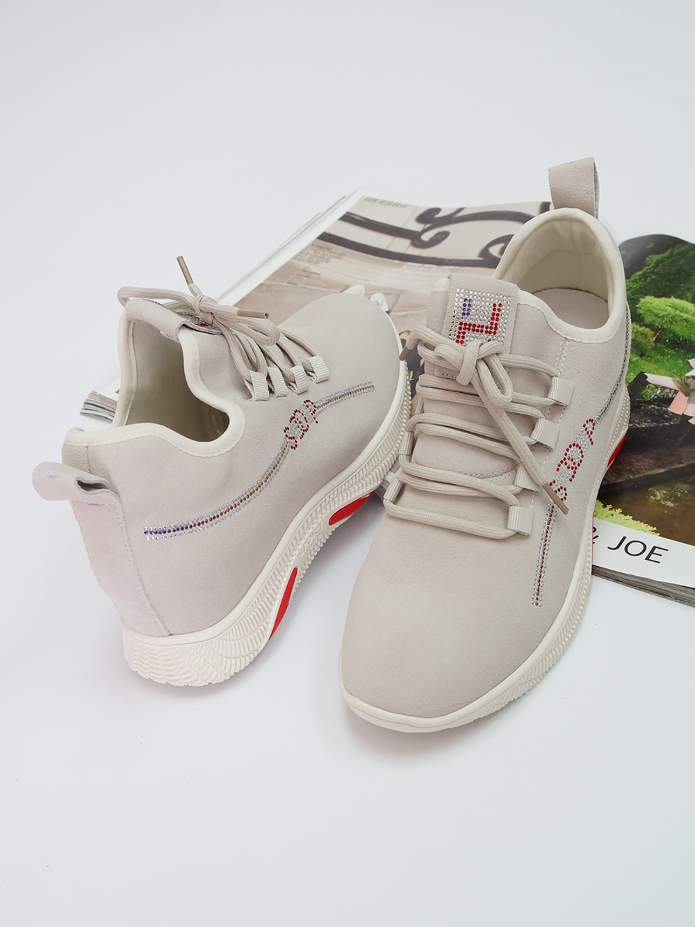 Кроссовки женские демисезонные