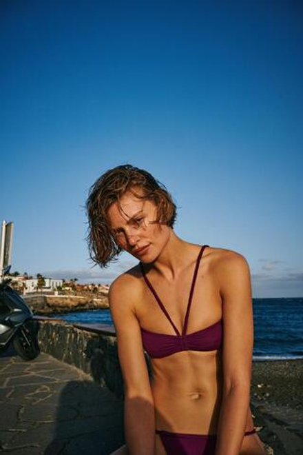 ZARA ТОП-БИКИНИ БАНДО С ПЛЕТЕНЫМИ БРЕТЕЛЯМИ, БАКЛАЖАННЫЙ