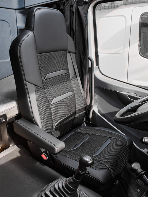 Чехлы Люкс КамАз 5490 K4 с 2014 года (экокожа+рогожка, черный, черная вставка)