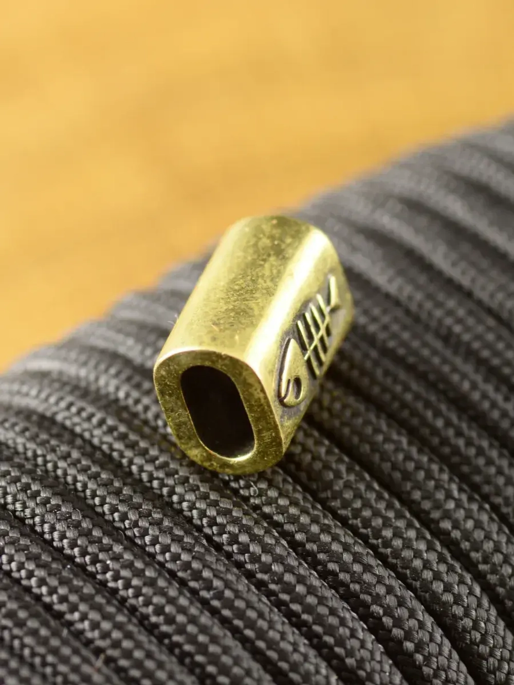 Бусина темлячная РЫБА для паракорда