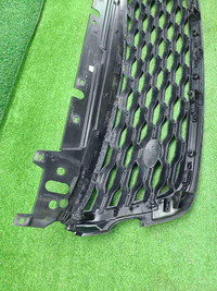 Решетка радиатора Range Rover Velar (2017-2023)