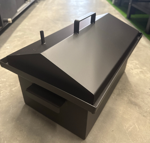 Коптильня металл с г-з кр.домиком 450х250х250х2 мм