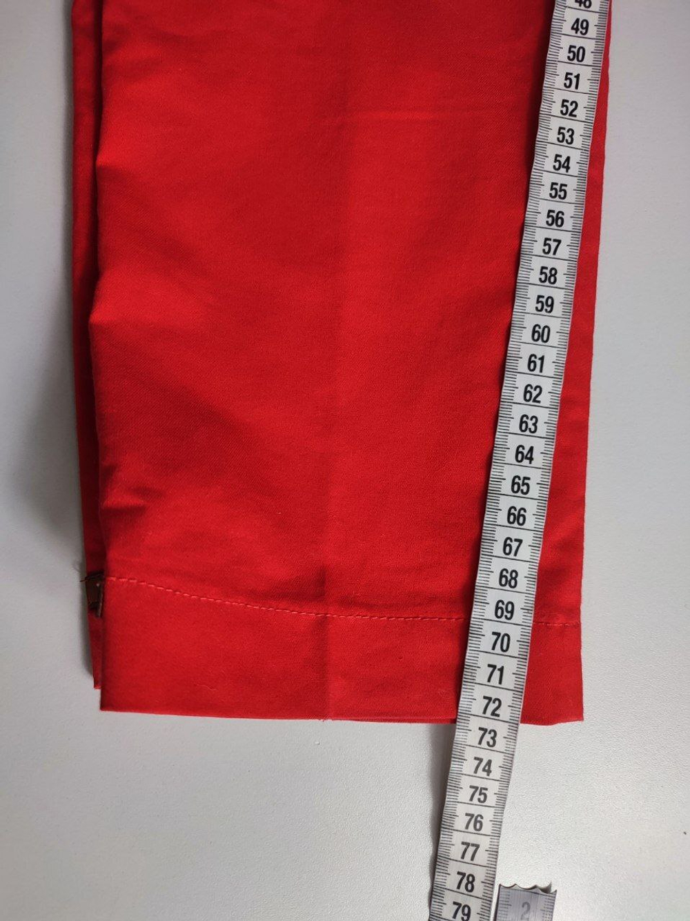 Брюки яркого цвета 46 размер