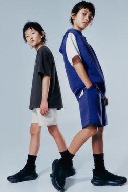 ZARA СПОРТИВНЫЕ ШОРТЫ-БЕРМУДЫ С ЛОГОТИПОМ, СЕРЫЙ МЕЛАНЖ