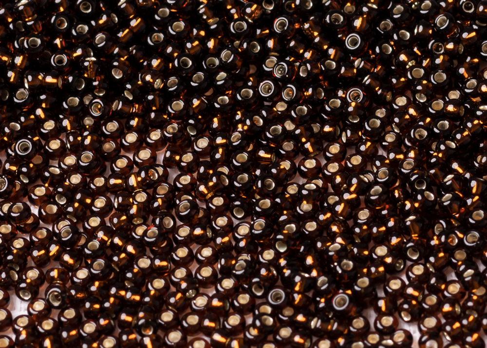 Бисер 8/0 PRECIOSA, 50г, прозрачный темно-коричневый с серебряным прокрасом
