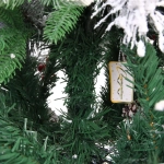 Елка «Грация» 210 см, ПВХ, леска, резина с белым напылением (шишки и ягоды), 1258 веток