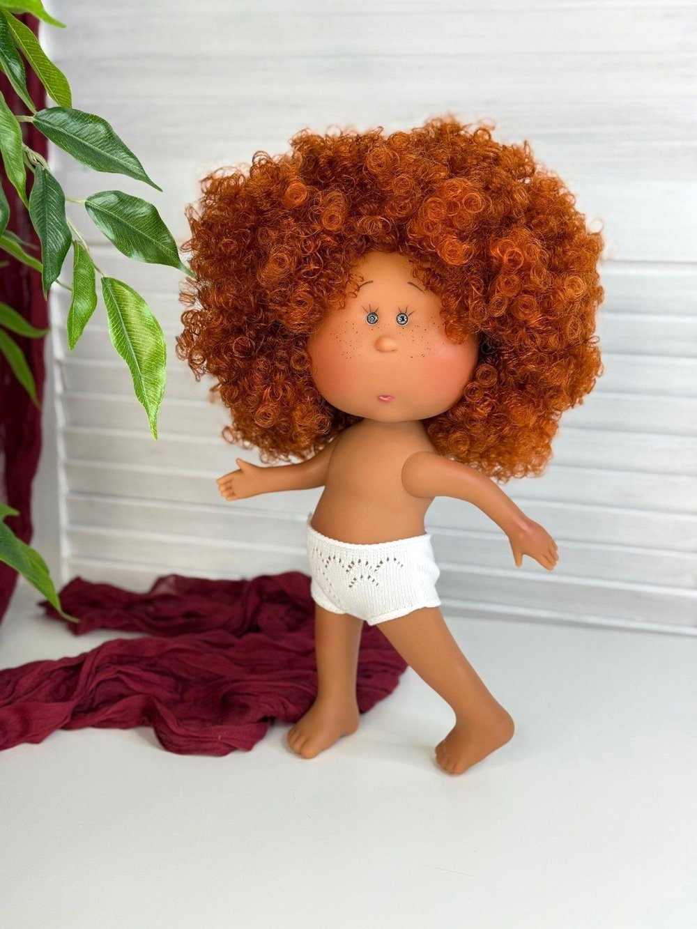 Кукла Nines виниловая 30см MIA LATINA без одежды (3000WL8)