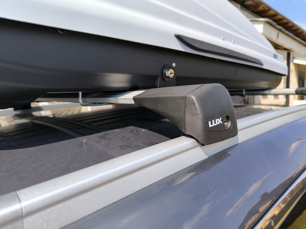 Багажная система LUX BRIDGE на Geely Coolray на интегрированные рейлинги