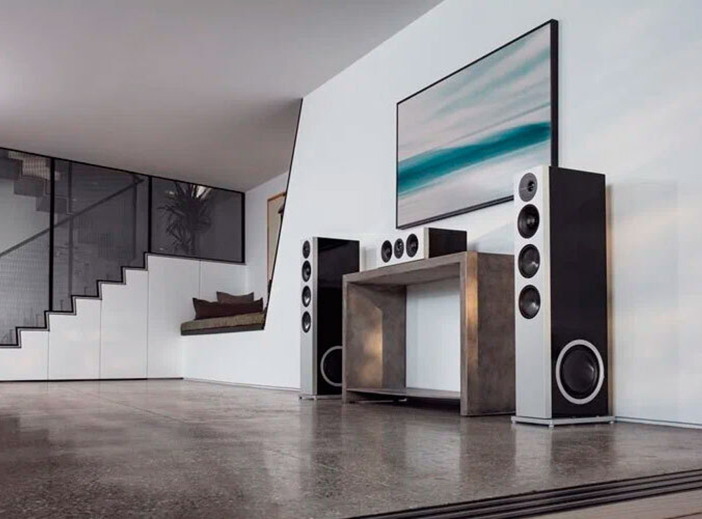 Definitive Technology Demand D17