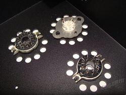 как установить ламповую панель в корпус усилителя