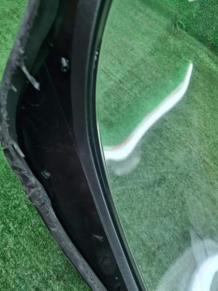 Стекло фары левое Mercedes E W213 (2016-2021)