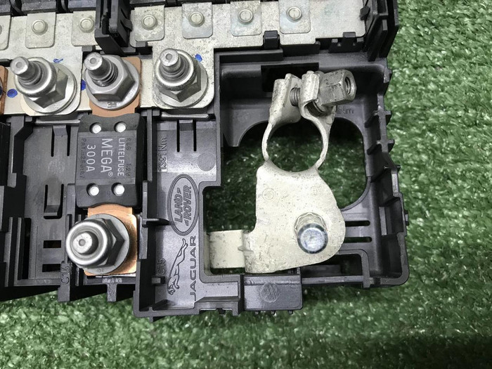 Блок предохранителей LR Discovery Sport (19-нв)