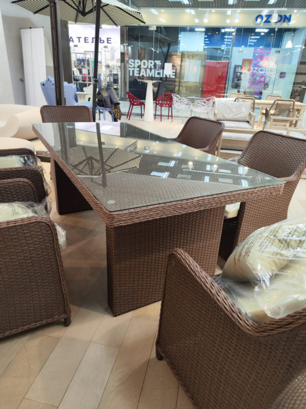 Стол плетеный обеденный Barcelona