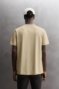 ZARA БАЗОВАЯ СПОРТИВНАЯ ФУТБОЛКА ИЗ ТЕХНИЧЕСКОЙ ТКАНИ, ПЕСОЧНЫЙ