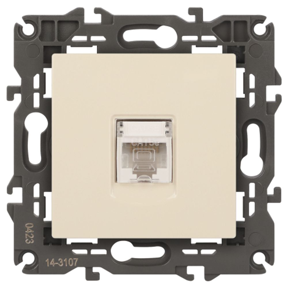 Розетка ЭРА Elegance 14-3107-02 информационная RJ45 IP20 слоновая кость