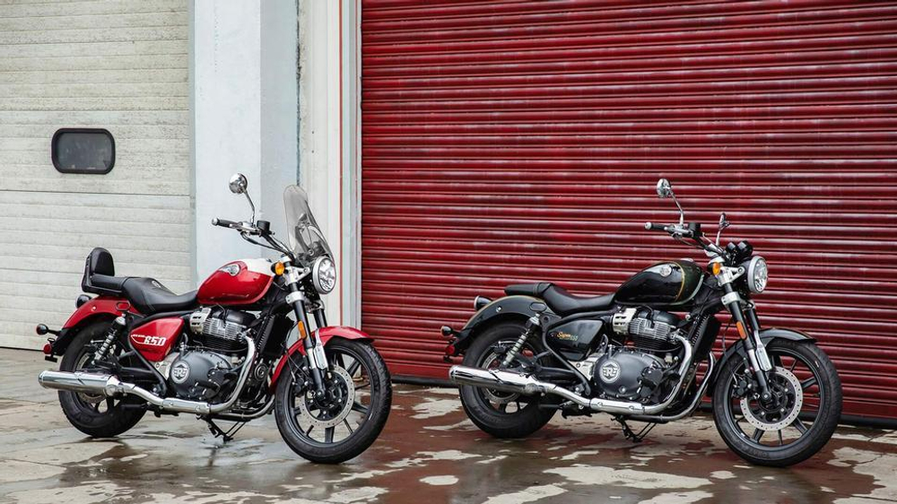 Royal Enfield Super Meteor 650 Celestial Red (Tourer / Premium)