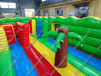 Большой надувной батут "Средневековье" 12*12*5 м