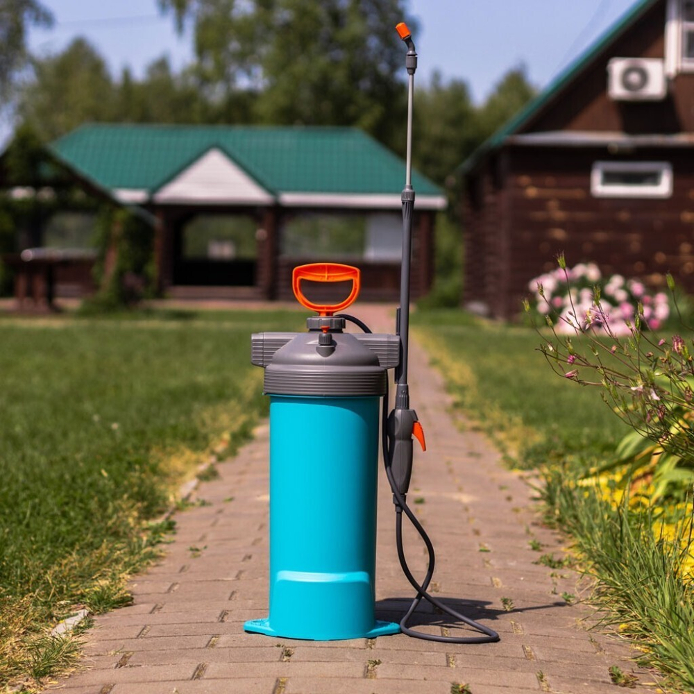 Опрыскиватель садовый Жук, 7 л, ранц, телеск штан, 650-970 мм, Garden, 9569-00