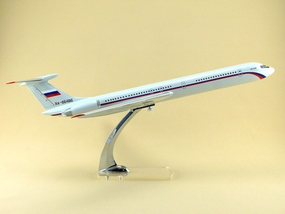 Модель самолета Ил-62М (М1:100, СЛО Россия)