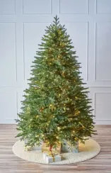 Искусственная ель Версальская 210 см., 460 теплых белых LED ламп, литая хвоя, Max Christmas (ЕСВЛ21)