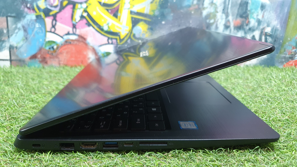 Ноутбук Acer i5-8/6Gb/FHD