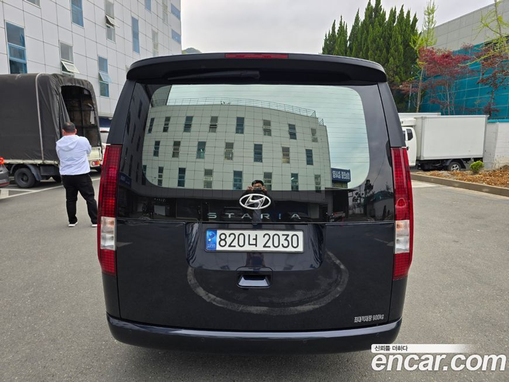 Hyundai Staria Cargo 3-х местный (01.2023)