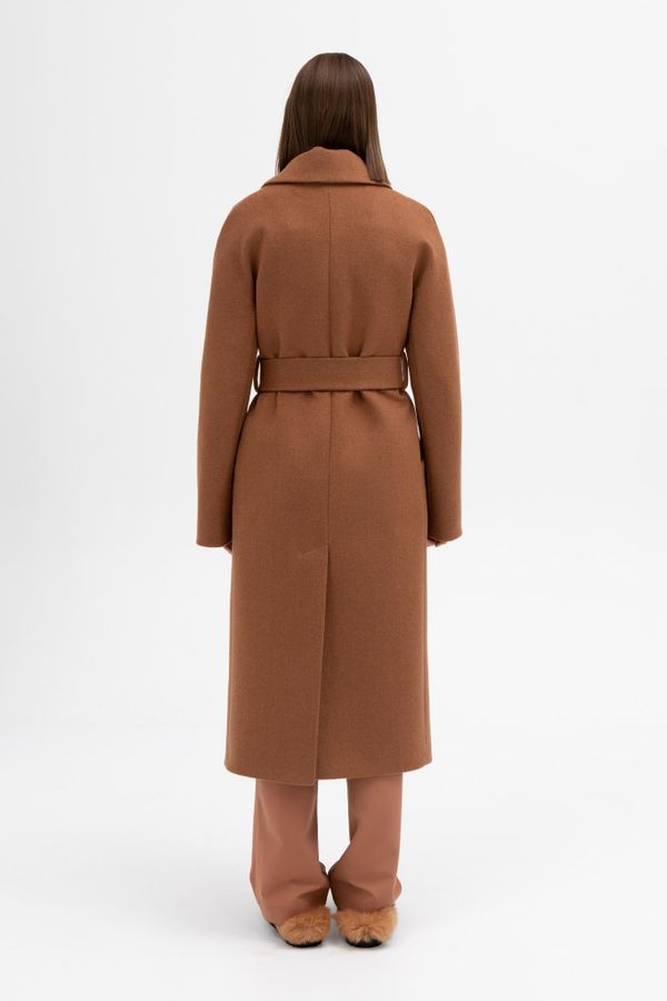 Пальто с поясом