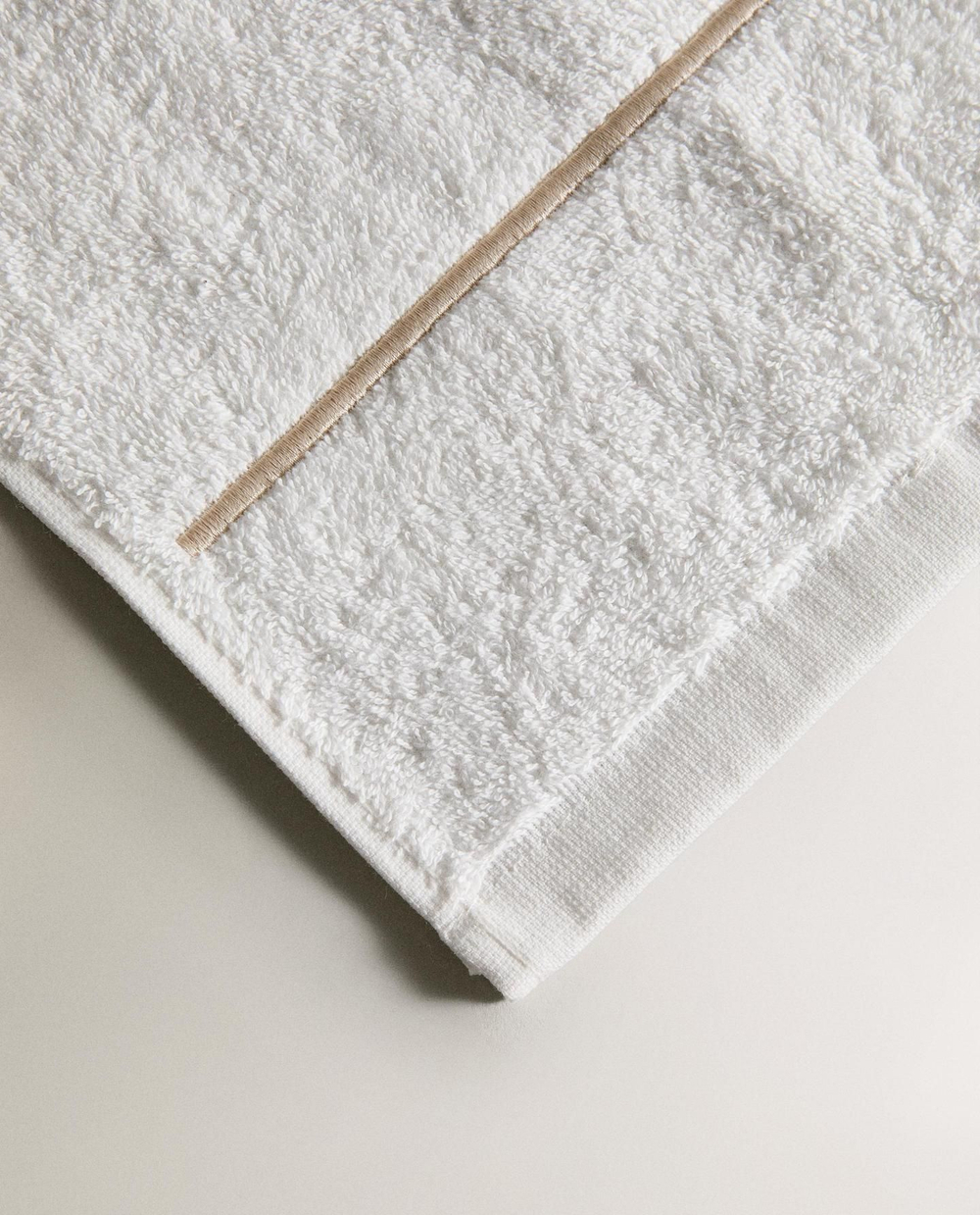 Zara Home - Полотенце для ванной с вышитым бантом, белый, 50х90 см
