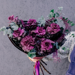 54. Дерзкий насыщенный букет с брассикой