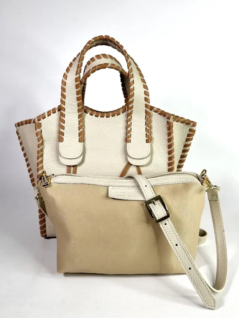 Женская светло-бежевая сумка-шоппер из натуральной кожи