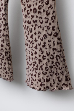 ZARA МЯГКИЕ РАСКЛЕШЕННЫЕ БРЮКИ С ПРИНТОМ, СЕРОВАТО-КОРИЧНЕВЫЙ