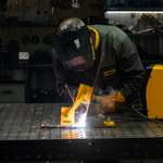 Фиксатор магнитный регулируемый для сварочных работ усилие 50 LB Denzel