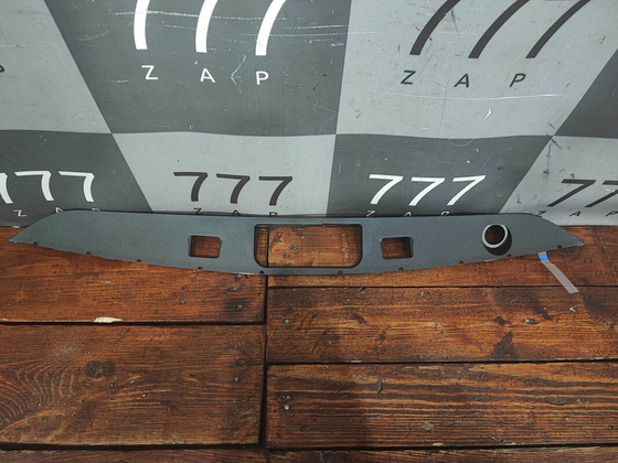 Накладка крышки багажника Mercedes S (W222) Новая Оригинал A2227500500