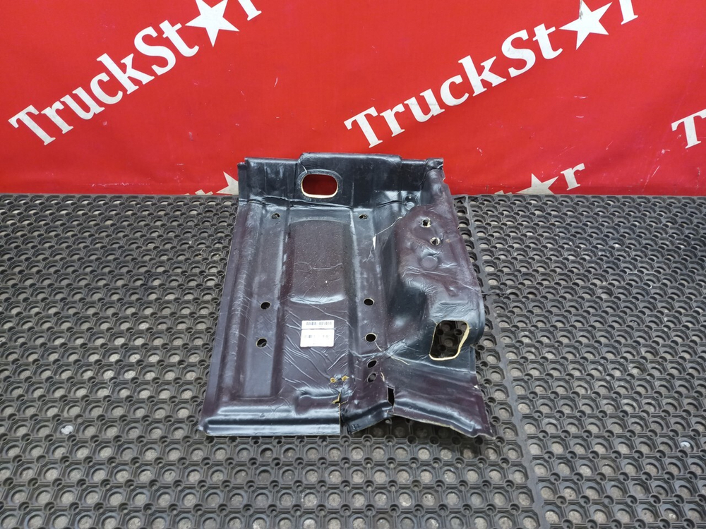 Напольное покрытие левое 2022г