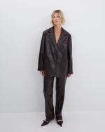 Брюки прямые из искусственной кожи шоколад