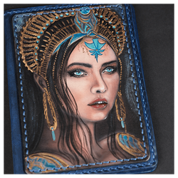 Кожаная обложка на паспорт «Шаманка»