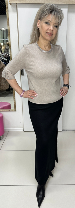 Трикотажная юбка с двумя боковыми разрезами