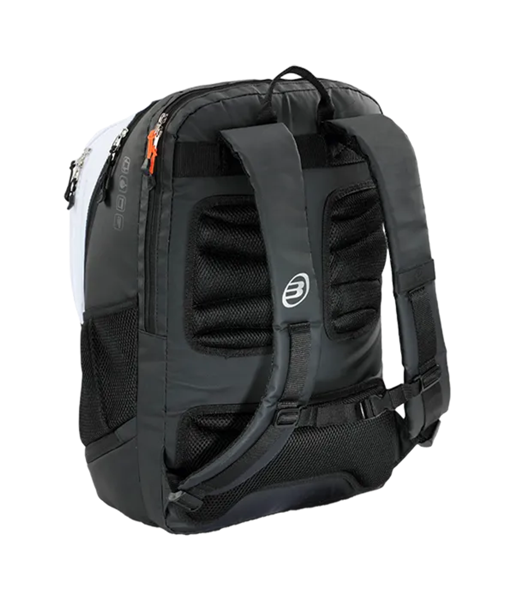 Рюкзак для падел Bullpadel Hack Black-White 2025 Paquito Navarro, термокарманы и вентиляция