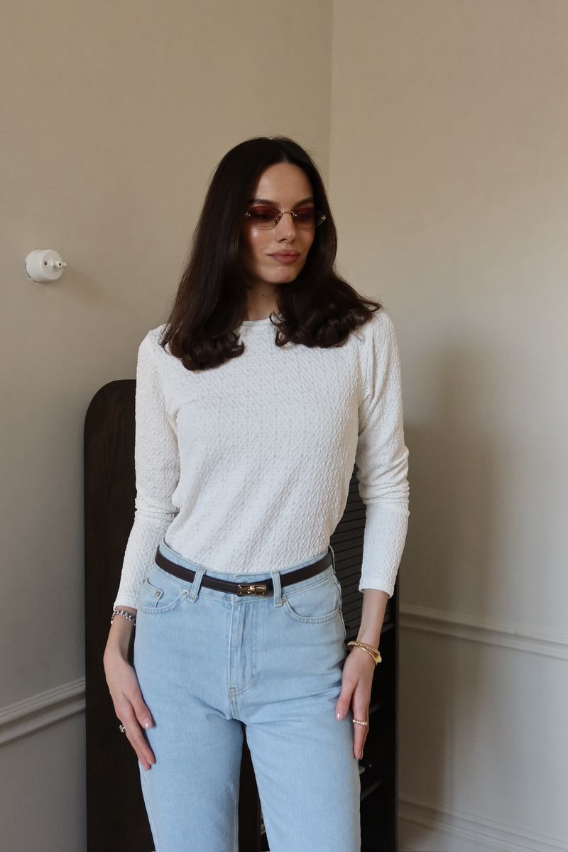 Лонгслив из фактурного трикотажа молочный