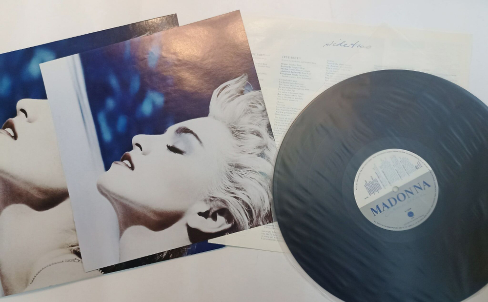 Винтажная виниловая пластинка Madonna True Blue (no OBI Japan 1986) poster