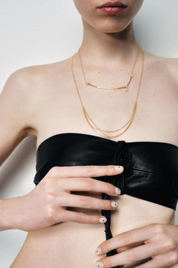 ZARA НАБОР ИЗ ДВУХ МИНИМАЛИСТИЧНЫХ ОЖЕРЕЛИЙ СО СТРАЗАМИ, ЗОЛОТИСТЫЙ